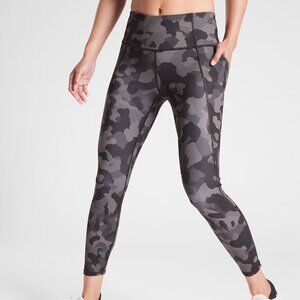 Athleta Lightning Camo black 7/8 tight in Medium